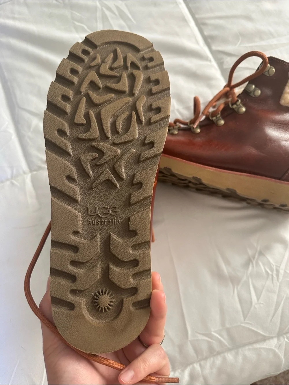 UGG chestnut brown